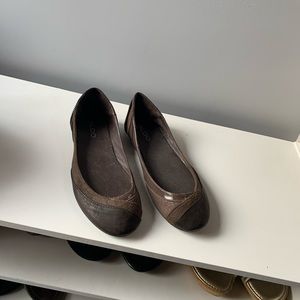 Brown flats Aldo